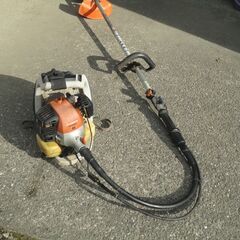 背負い式　草刈り機①