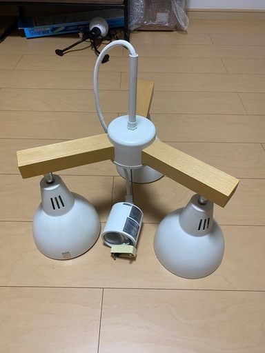 【美品】ニトリ ペンダントライト ボレロ LED電球プレゼント ホワイト 3灯 ニトリ ペンダントライト 3灯 調光 天井照明 照明器具 4.5畳 6畳