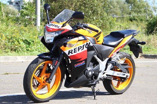 ホンダ CBR250R【大幅値下】【自賠責R10年4月/レプソルカラー】 ホンダ CBR250R【自賠責R10年4月/レプソルカラー】 外観を一新し各部の