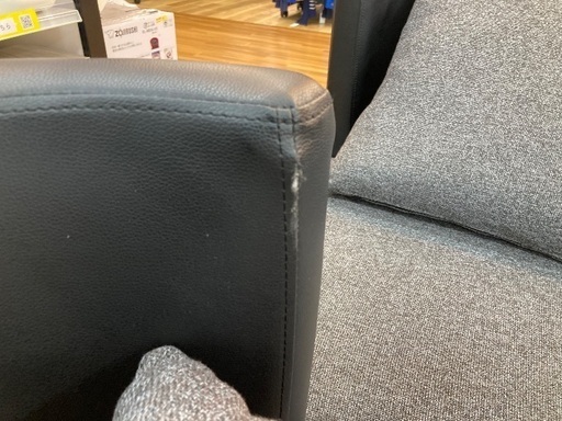 軽トラック90分無料貸し出し】UNICOの二人掛けソファー入荷しました