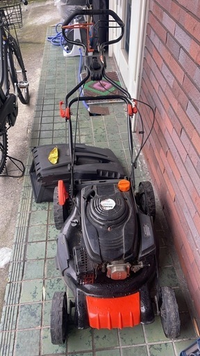 草刈り機