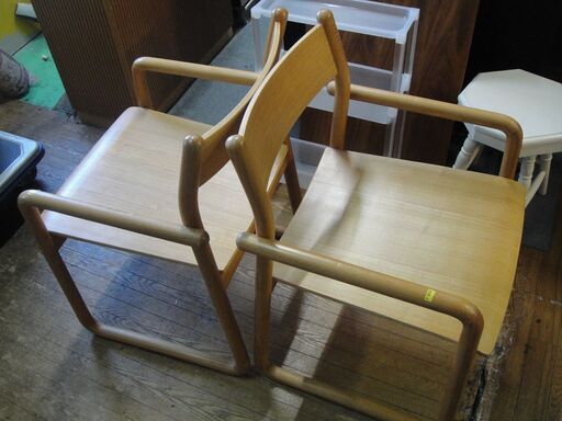 木製椅子　2脚　木製チェア　一人用　各9828円　室内　家具　リビング