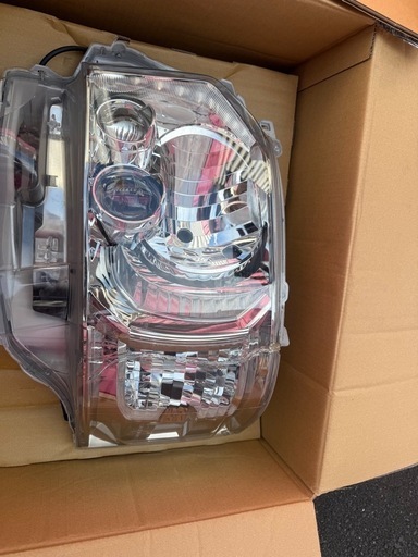 ジャンク品　ハイエース　200系　助手席側LEDヘッドライト ジャンク品 ハイエース 200系 助手席側LEDヘッドライト ジャンク