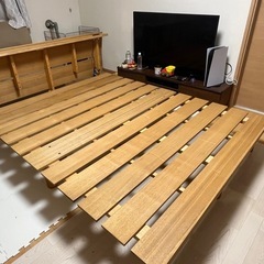 札幌市内限定◆クイーンサイズベッド◆メーカー不明　木製フレーム　幅約158cm　USED 札幌市内限定◇クイーンサイズベッド◇メーカー不明 木製フレーム 幅約