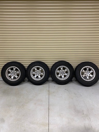 ハイエース☆スタッドレスタイヤ中古☆4本 ハイエース 純正 タイヤ