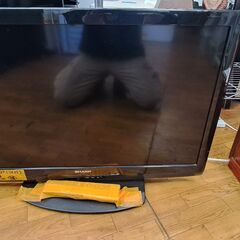 【リサイクルショップどりーむ鹿大前店】No.11479　テレビ 　シャープ　AQUOS　リモコン付き　2011年製　写真参照 リサイクルショップどりーむ鹿大前店】No.11479 テレビ シャープ AQUOS