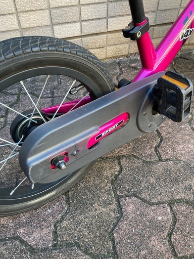 ◆美品・ペダルキット新品◆ストライダー 14X フューシャピンク 美品】ストライダー 14X フューシャピンク - メルカリ