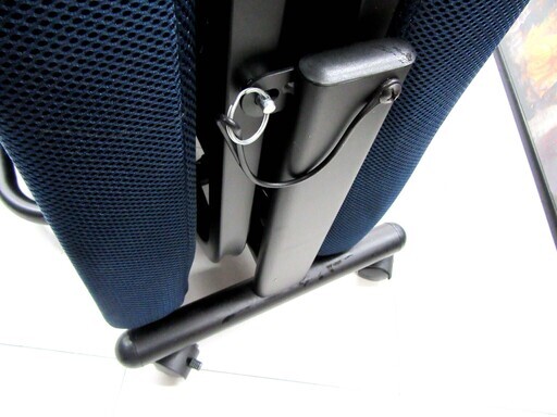 折りたたみベッド マット幅 約95cm メッシュ ネイビー リクライニング機能 キャスター付き シングルサイズ 家具 ベット 苫小牧西店 折りたたみベッド マット幅 約95cm メッシュ ネイビー リクライニング