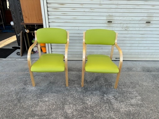 緑色椅子2個 IKEA - IKEA ODGER ダイニングチェア グリーン 廃盤色