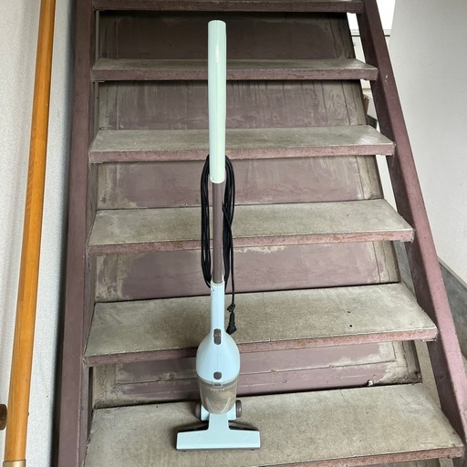 ハンディ掃除機