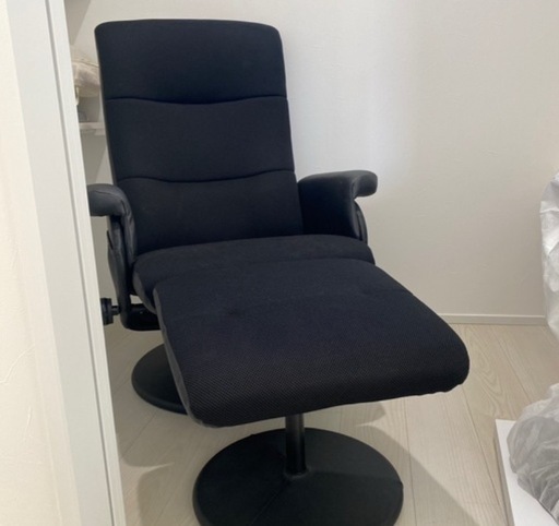 ﾘｸﾗｲﾆﾝｸﾞﾁｪｱ ﾆﾄﾘ ｵｯﾄﾏﾝ付 ﾌﾞﾗｯｸ