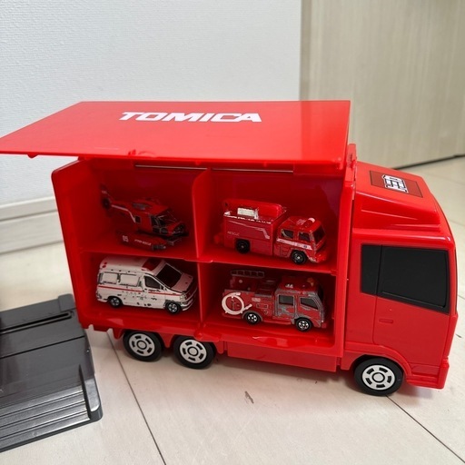 タカラトミー トミカワールド 変形出動！ビッグファイヤー＆コマンド