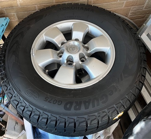 中古バリ溝‼️ヨコハマスタッドレスセット265/65R17 プラド