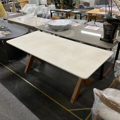 モデルルーム 展示品 ダイニングテーブルの中古が安い！激安で譲ります  
