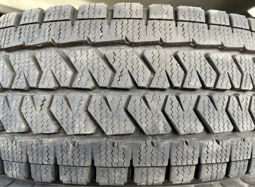 BRIDGESTONE 195/80R15 22年製スタッドレスタイヤ (オビイ) 札幌の 