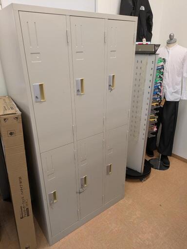 6人用ロッカー【引取限定・現状渡し】モノマニア四日市