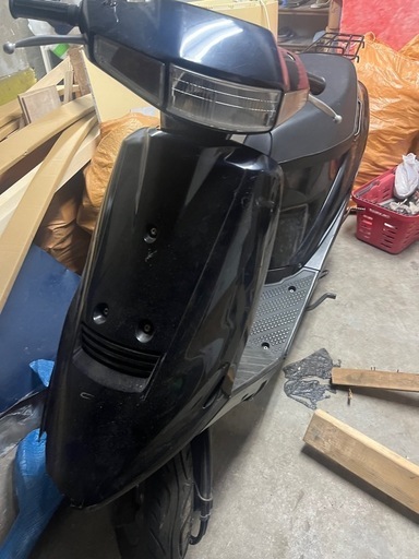 優れたエンジン。 スズキV50アドレス。 フロントタイヤはほぼ新品です