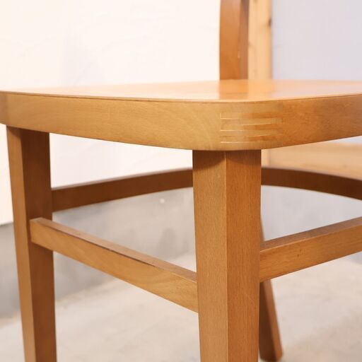 unico(ウニコ)のPLANK ダイニングチェア2脚セットです。しっかりとした