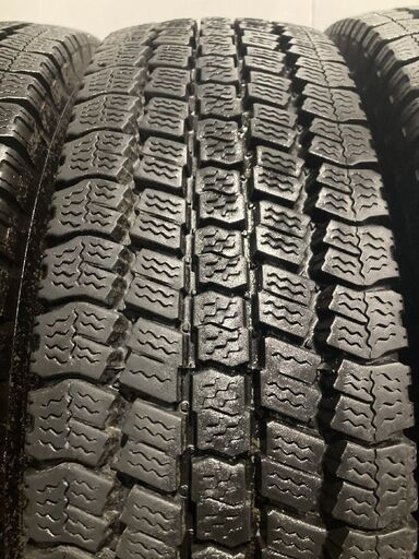 TOYOTIRE DELVEX 935 195/80R15 107/105N | タイヤの通販 販売と交換 