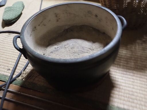 火鉢、銅製か真鍮、49x33x26、灰汁入り火鉢、暖房