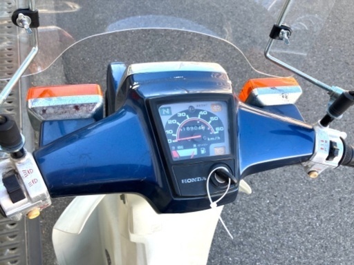 売れました　☆ 美車　スーパーカブカスタム50　ＰＧＭーFI 　４速　走18900K  セル、キック1 回始動　女性１オーナー　登録できます トルクロッド付き 和歌山市 ☆ 美車 スーパーカブカスタム50 PGMーFI 4速 走18900K セル、キック