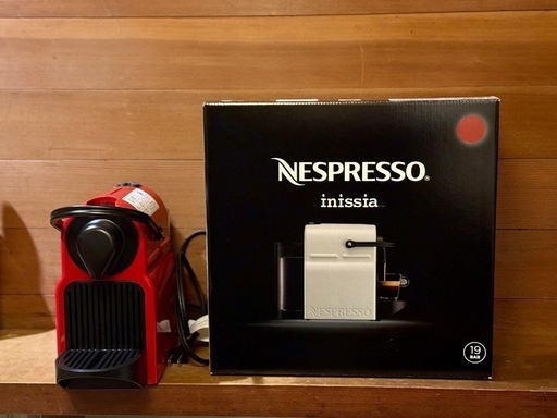 ほぼ新品】Nesspresso ネスプレッソコーヒーメーカー C40RE (やなゆり) 駒沢大学のキッチン家電《コーヒーメーカー 》の中古あげます・譲ります｜ジモティーで不用品の処分