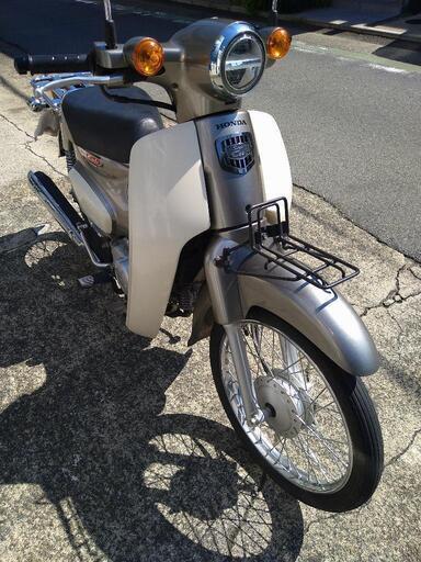 スーパーカブ50（ムーンストーンシルバー）