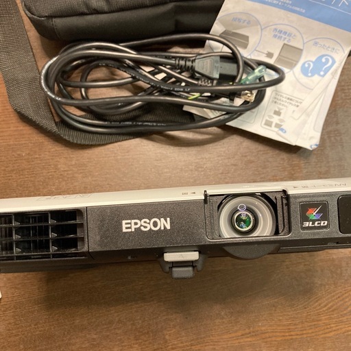 エプソン プロジェクター EB-1780W 3,000lm WXGA 1.8kg エプソン プロジェクター EB-1780W 3,000lm WXGA 1.8kg