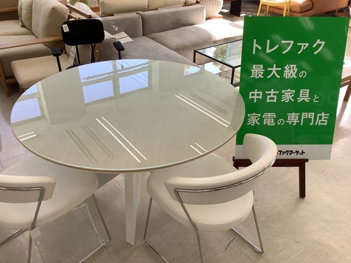 【トレファクマーケット千葉おゆみ野店】ご来店いただける方限定！大塚家具(IDC) (オオツカカグ) ダイニングテーブル ホワイト*ナチュラル ラウンド ガラス製 マスターピース MP120 幅120㎝ のご紹介です！