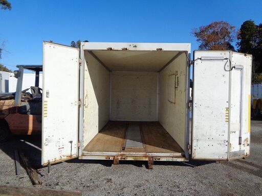 ♪八街置場B区♪物置♪コンテナ♪手頃♪高さ有♪アルミ箱♪