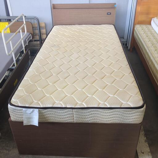 ニトリ　マット　引き出し　ベッド