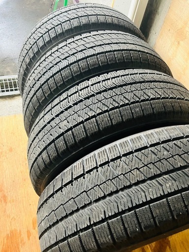 ブリジストン BLIZZAK VRX2 205/60R16 2017年製スタッドレスタイヤ4本 ブリヂストン VRX2 205⁄60R16 BRIDGESTONE(ブリヂストン) BLIZZAK