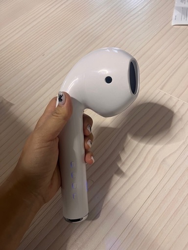 巨大イヤホン型スピーカーAirPodsワイヤレス　Bluetooth