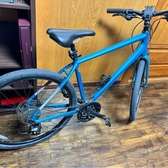 早い者勝ち！大人用クロスバイクマウンテンバイクQUARZ M21Dブレーキ  