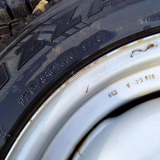 200系ハイエース スタッドレスタイヤ 純正スチールホイル セット、4本