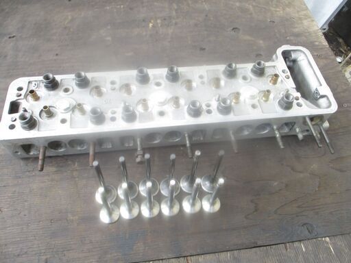 Mベンツ108-280Sツインキャブ付きエンジンシリンダーヘツト