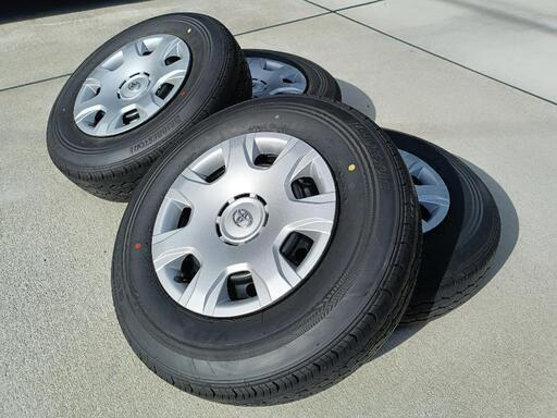 ハイエース 純正タイヤホイールセット新車外し