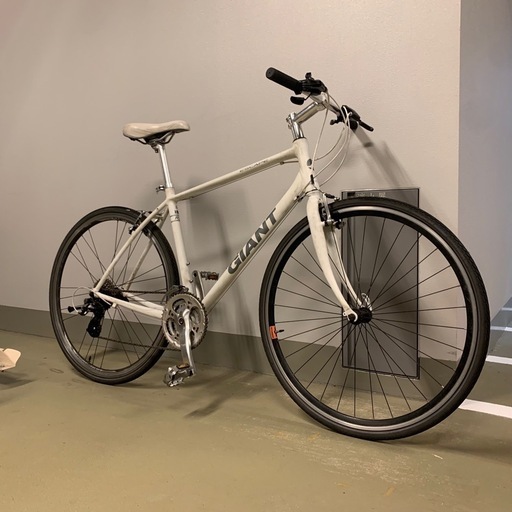 GiantエスケープR3 ホワイト白 ジャイアント みなり様 クロスバイク