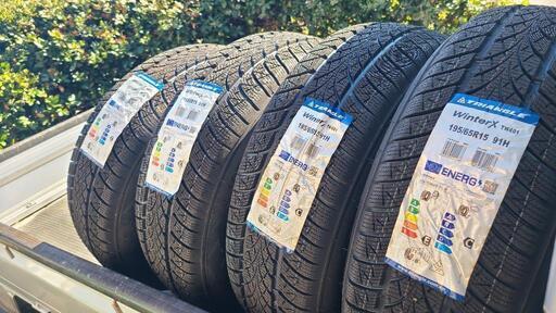 楽天市場】スタッドレスタイヤ 195/65r15 4本セット（取付サービス楽天 