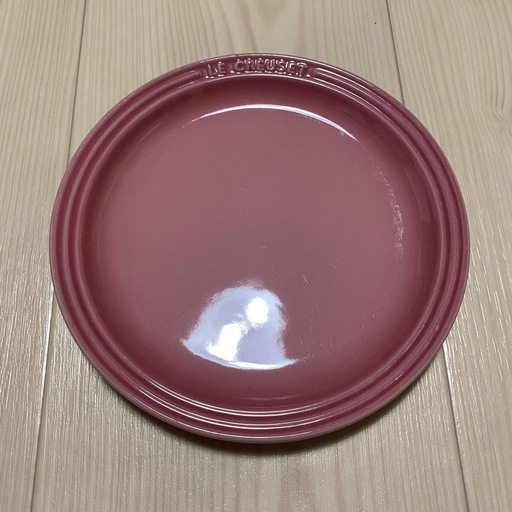 ル・クルーゼ お皿 ピンク