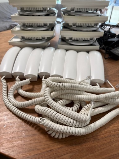 サクサ Net phone SXⅡ　NP330(W)(B) 8台 サクサ Net phone SXⅡ NP330(W)(B) 8台 オフィス向けSIP対応IP電話機「