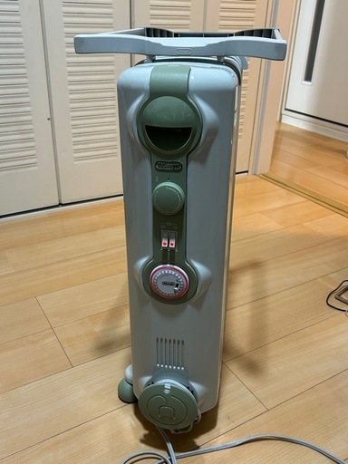 デロンギ　オイルヒーター　JR0812-GR トップハンガーつき