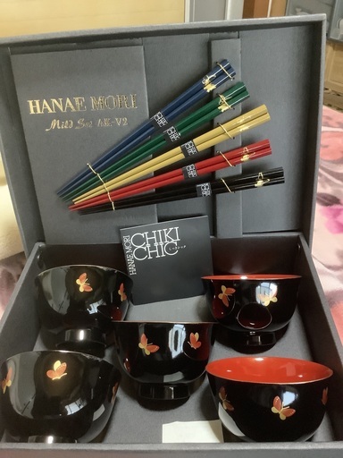 新品、モリハナエの漆器セットです。