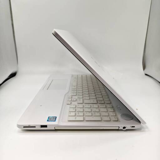 タッチパネル ホワイト 白 フルHD 美品★ 15.6 富士通 ノートPC LIFEBOOK  Core i7-7700HQ windows11  16GB SSD500GB  カメラあり オフィス (B374) タッチパネル ホワイト 白 フルHD 美品☆ 15.6 富士通 ノートPC