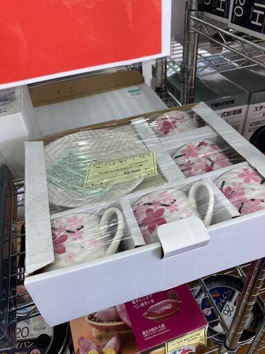 ★ジモティー割あり★FAUCHON/ｶｯﾌﾟ＆ｿｰｻ-/クリ-ニング済み/HG-3977