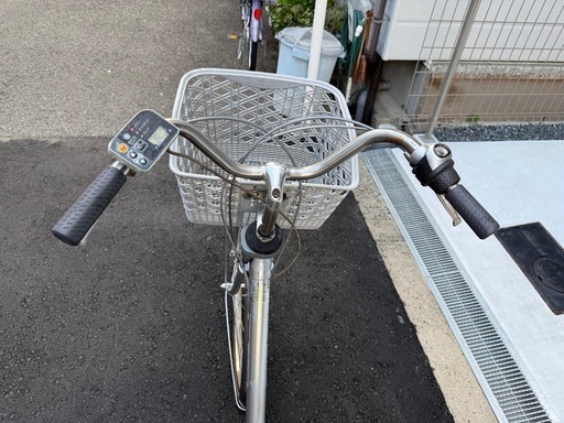大阪府 Panasonic 電動アシスト自転車 シルバー バッテリー8.9ah