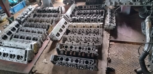 メルセデス―ベンツ126-107対応エンジンシリンダーヘツト販売