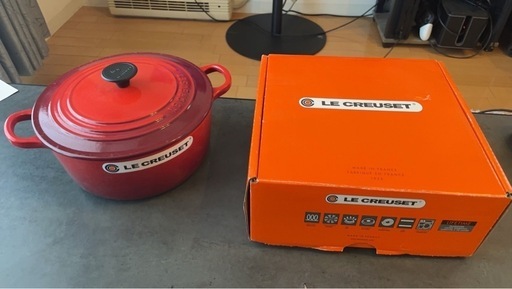 【新品未使用】LECREUSET 両手鍋 シグニチャー ココット・ロンド