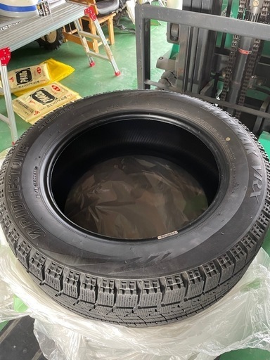 送料無料 19年製 スタッドレス BRIDGESTONE ブリヂストン BLIZZAK VRX 155/65R14 75Q 4本セット税込￥19，800 ② BRIDGESTONE ブリヂストン BLIZZAK VRX 235&frasl;55R17 スタッドレス 冬