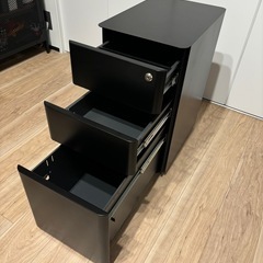 フローリング材まとめバラ売りも可 (りゅう) 鶴ヶ峰の収納家具《棚  